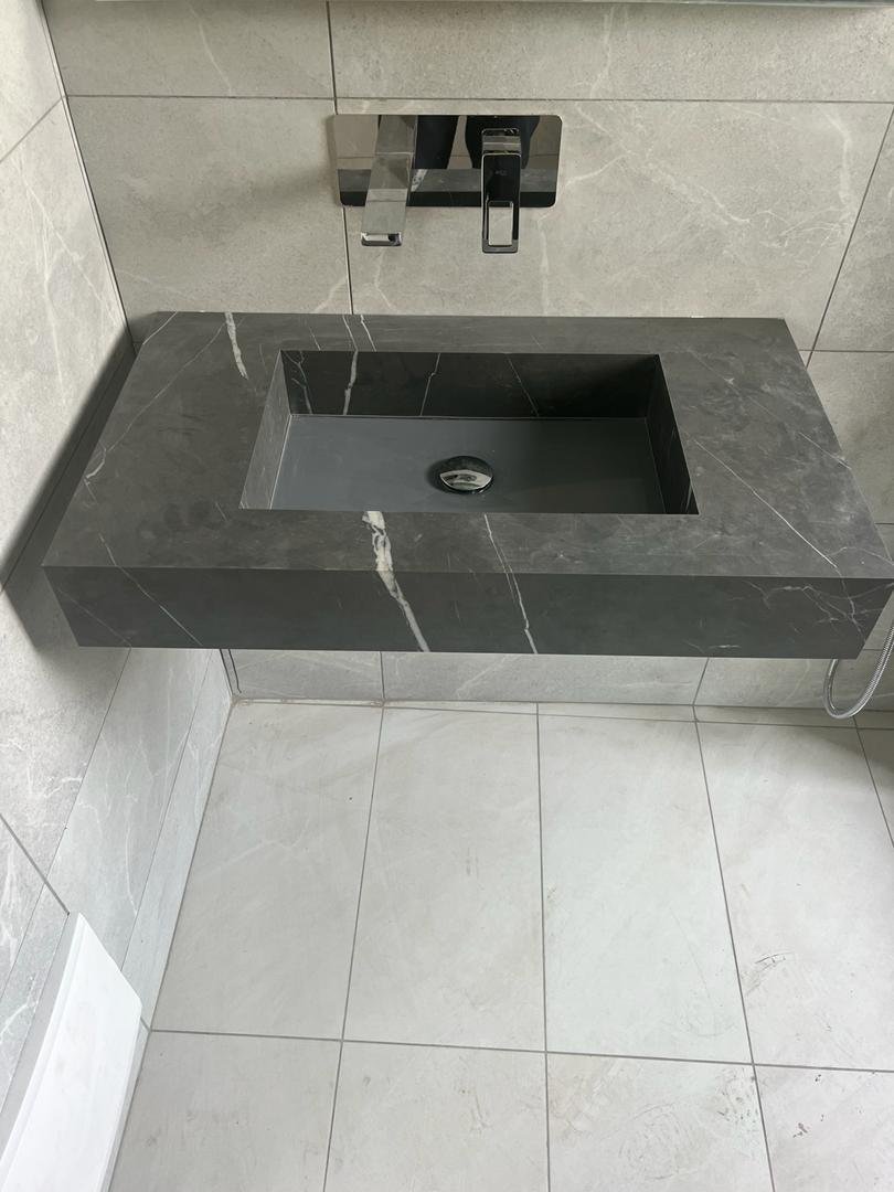 Lavabo à Fixer en Pierre MICROPLUS sans trou pour Mitigeur 50x46x12Cm Gris Pierre