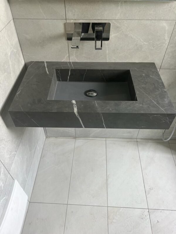 Plan Lavabo Intégré COMPAKT 800 Mitigeur Mural Gris Pierre