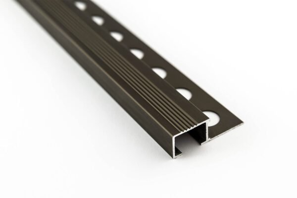 Nez de Marche d'Escalier Intérieur en Alu 14x20,5x13mm Bronze 0PAINBR