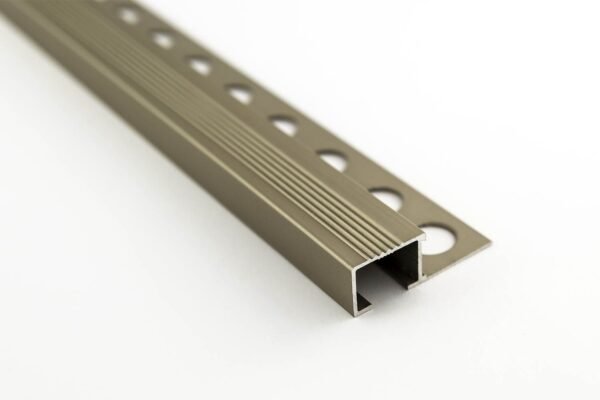 Nez de Marche d'Escalier en Alu 14x20,5x13mm Inox 0PAININ
